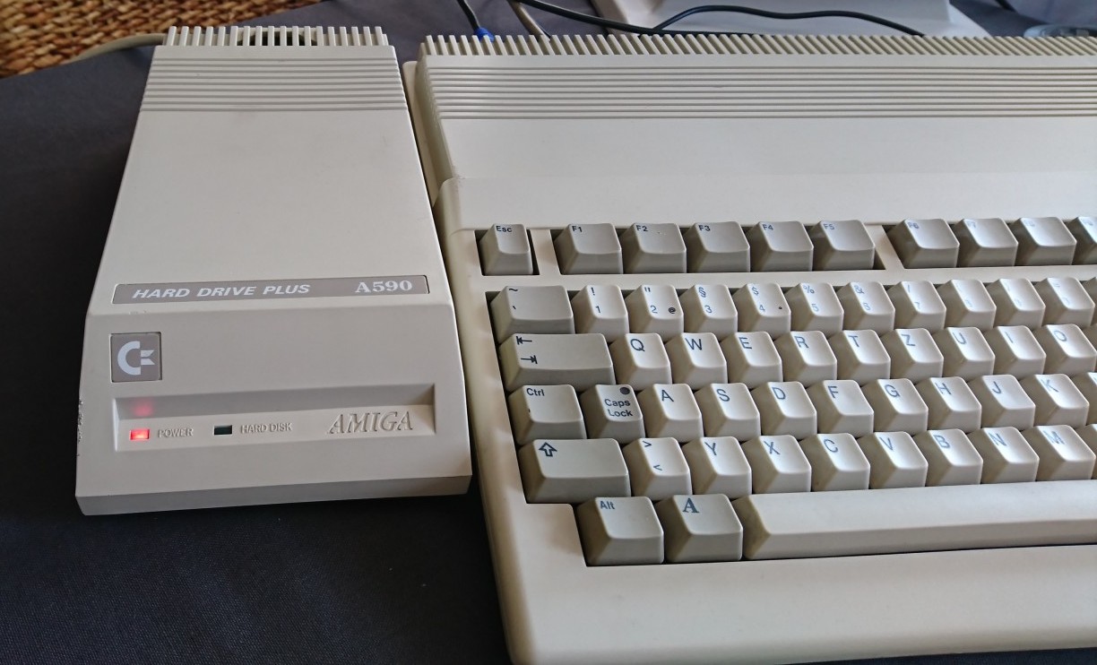 commodore amiga 500 with extra 500 kb 